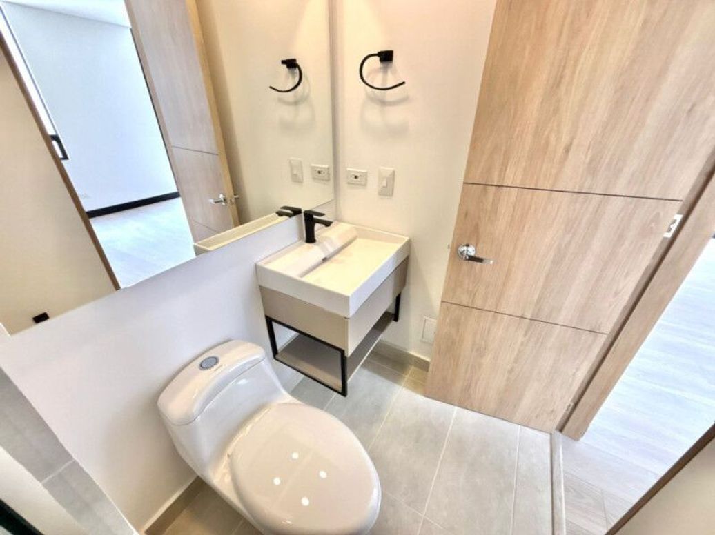 Apartamento de 1 alcoba en venta en Santa Barbara Oriental, Bogotá, 37 m² · foto 5 de 20