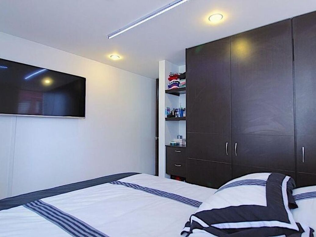 Apartamento de 2 alcobas en venta en Cedro Salazar, Bogotá, 66 m² · foto 9 de 13