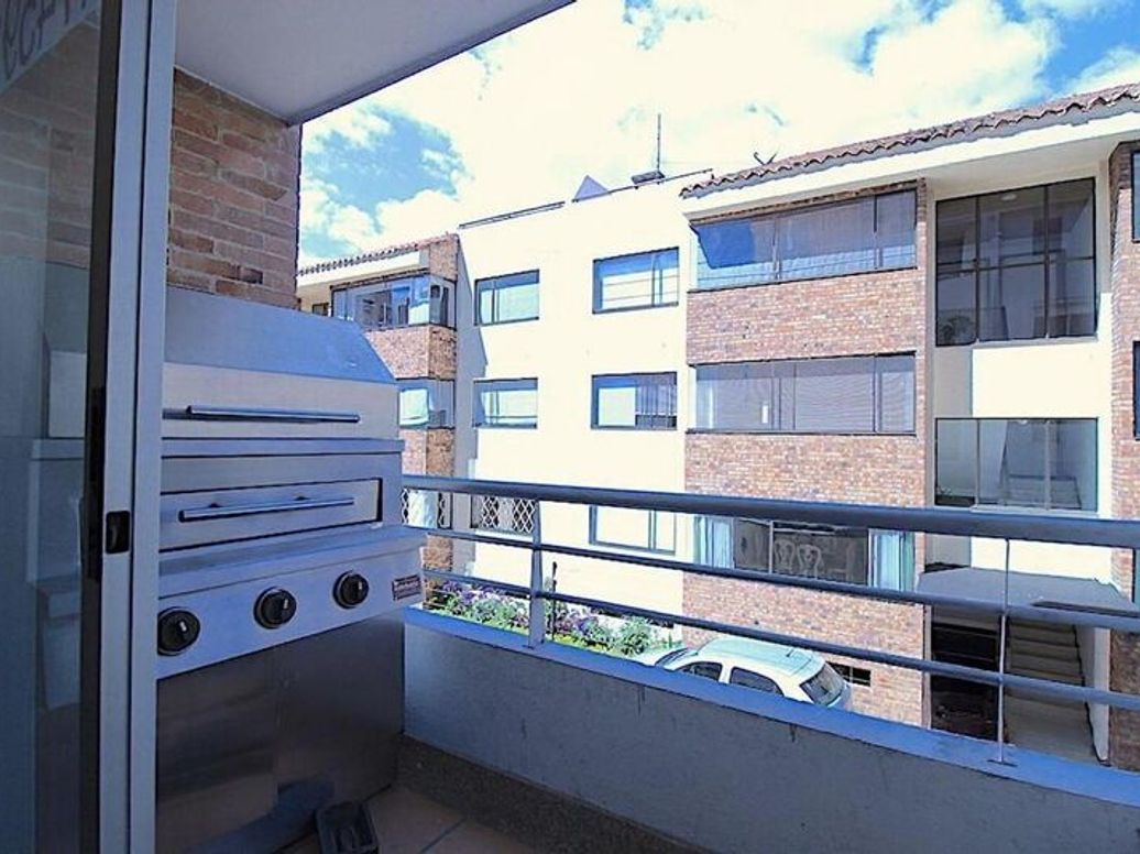Apartamento de 2 alcobas en venta en Cedro Salazar, Bogotá, 66 m² · foto 10 de 13