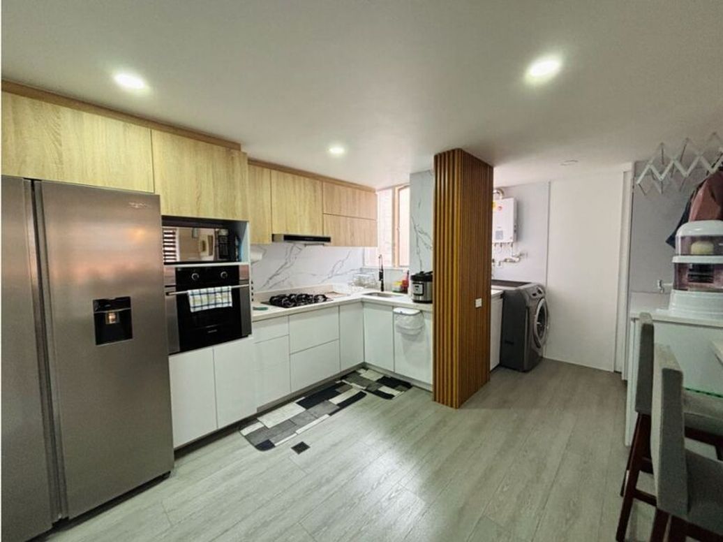 Apartamento de 3 alcobas en venta en Santa Barbara Occidental, Bogotá, 143 m² · foto 8 de 16