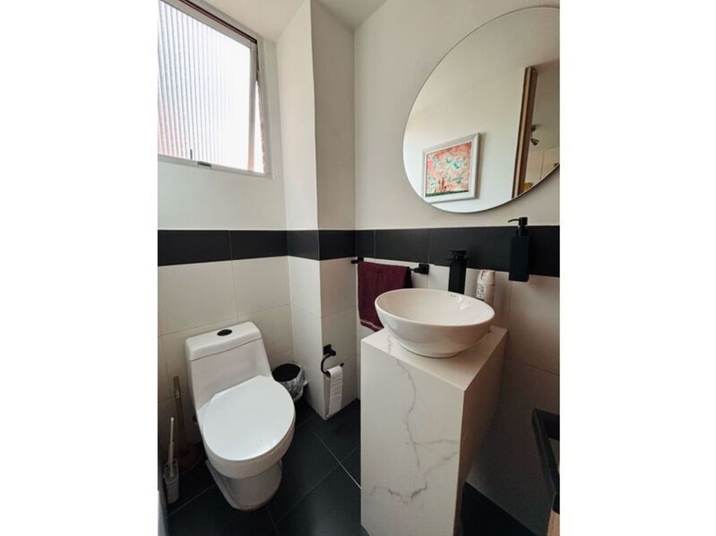 Apartamento de 3 alcobas en venta en Santa Barbara Occidental, Bogotá, 143 m² · foto 5 de 16