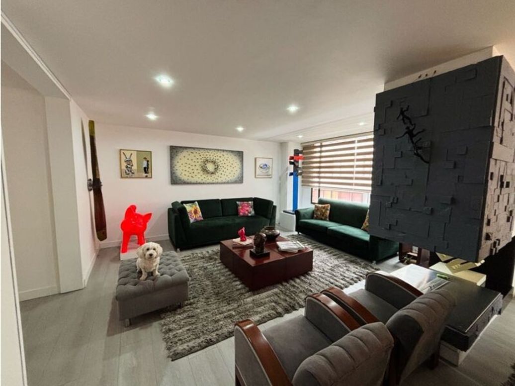 Apartamento de 3 alcobas en venta en Santa Barbara Occidental, Bogotá, 143 m² · foto 2 de 16
