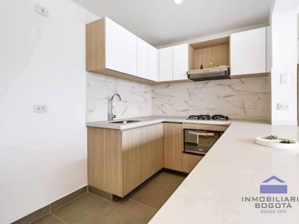 Apartamento de 3 alcobas en venta en Casablanca, Bogotá, 71 m² · foto 3 de 20