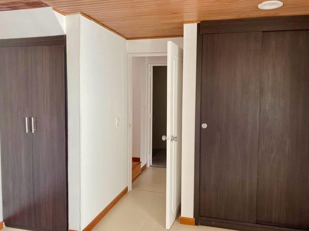 Apartamento de 2 alcobas en venta en Alhambra, Bogotá, 70 m² · foto 4 de 6