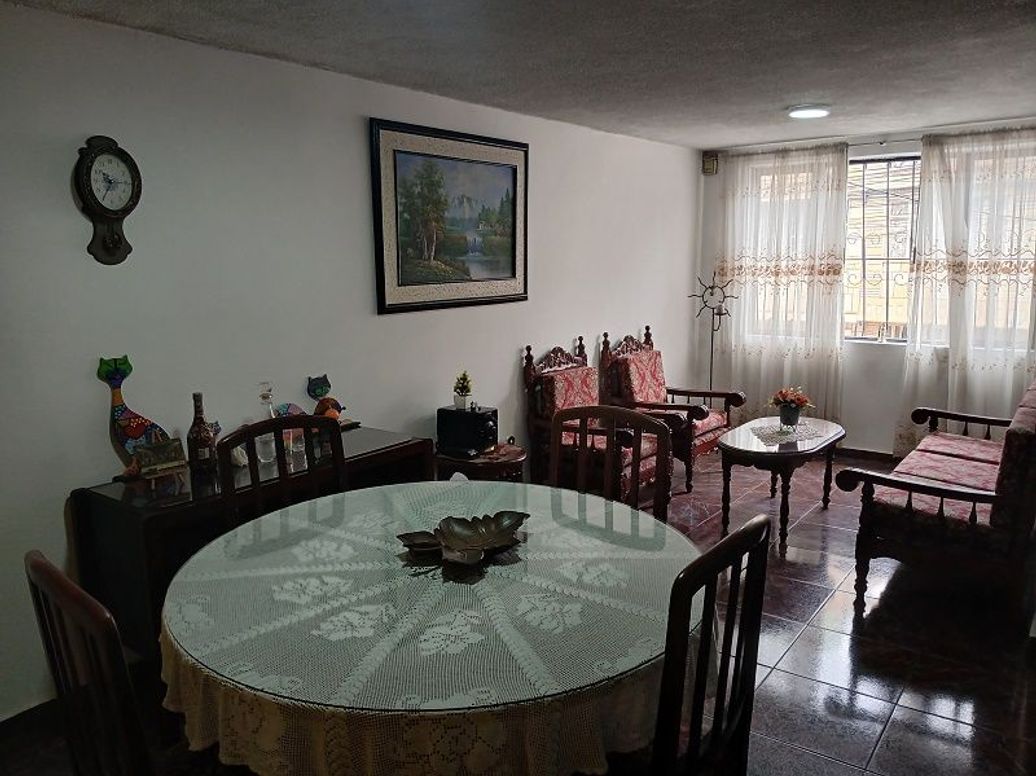 Casa de 5 alcobas en venta en Gustavo Restrepo, Bogotá, 292 m² · foto 3 de 20