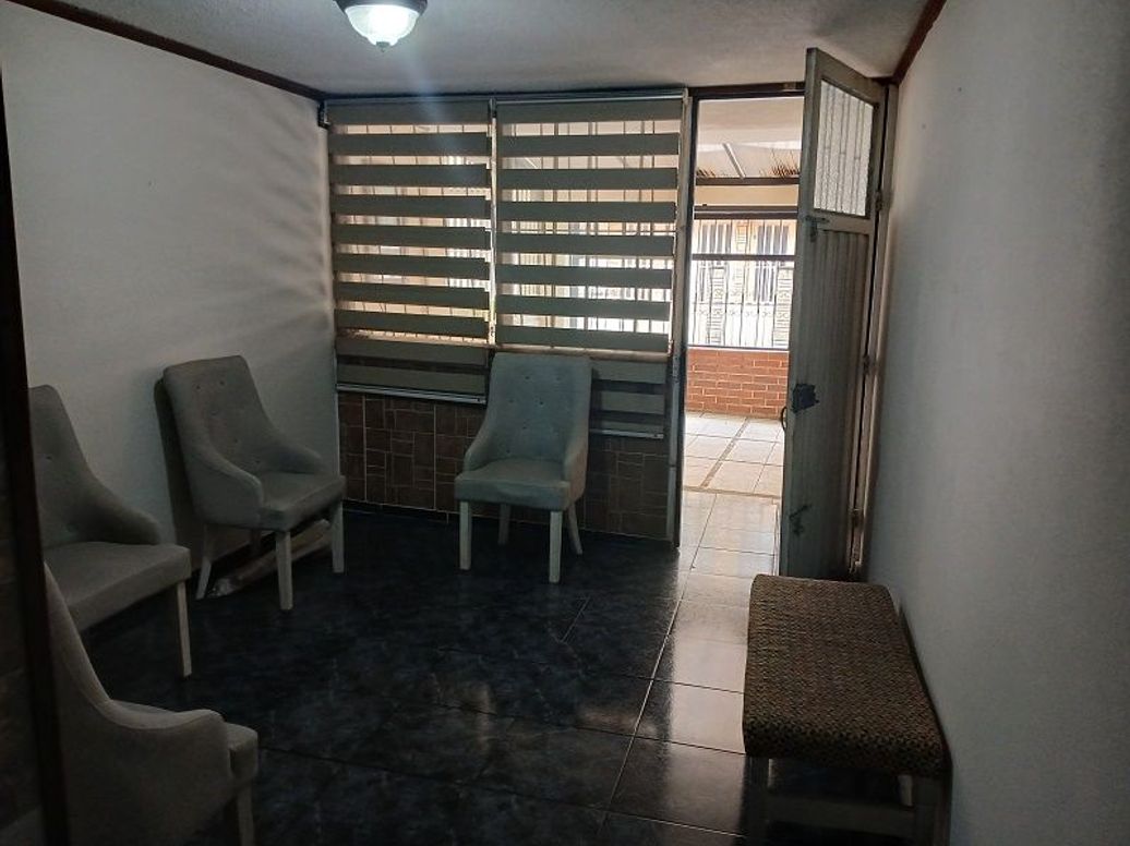 Casa de 5 alcobas en venta en Gustavo Restrepo, Bogotá, 292 m² · foto 4 de 20