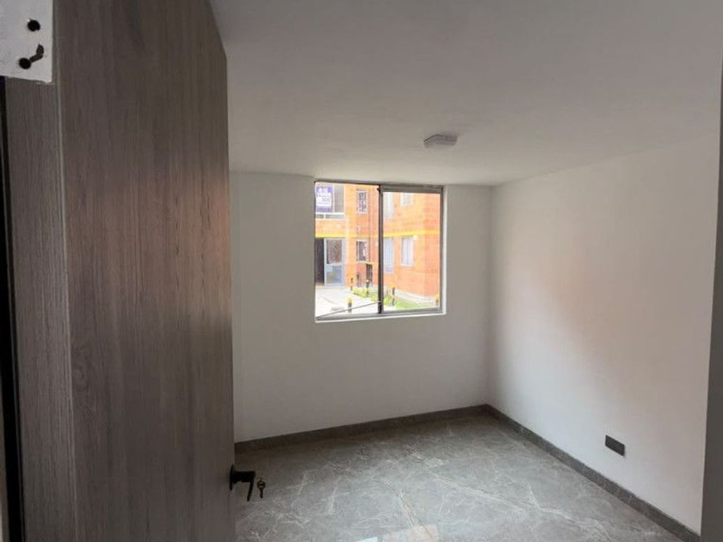 Apartamento en venta en Villas Del Progreso, Bogotá · foto 5 de 12