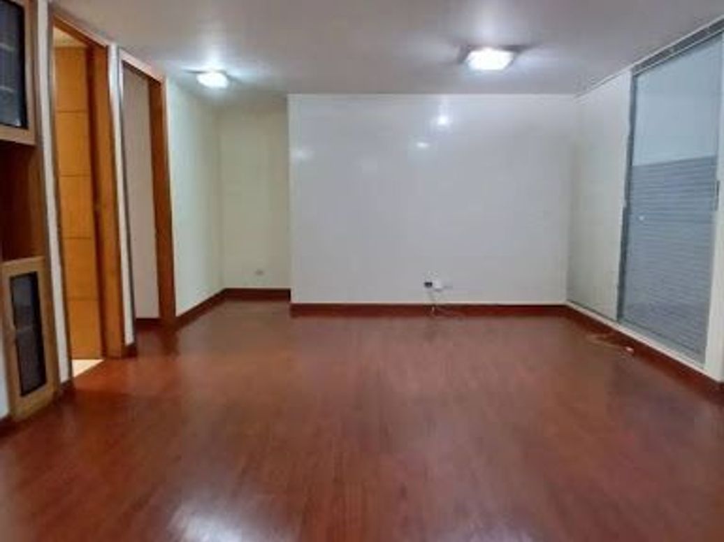 Apartamento de 2 alcobas en venta en Caobos Salazar, Bogotá, 80 m² · foto 2 de 19