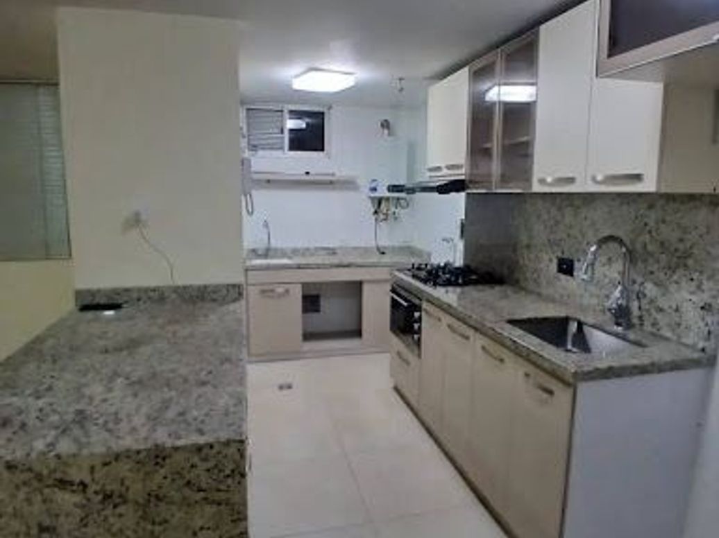 Apartamento de 2 alcobas en venta en Caobos Salazar, Bogotá, 80 m² · foto 4 de 19