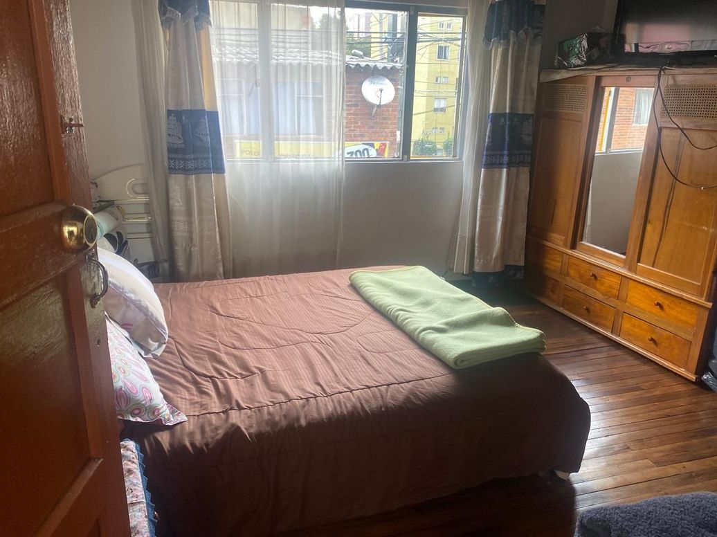 Casa de 4 alcobas en venta en Los Naranjos, Bogotá, 185 m² · foto 5 de 10