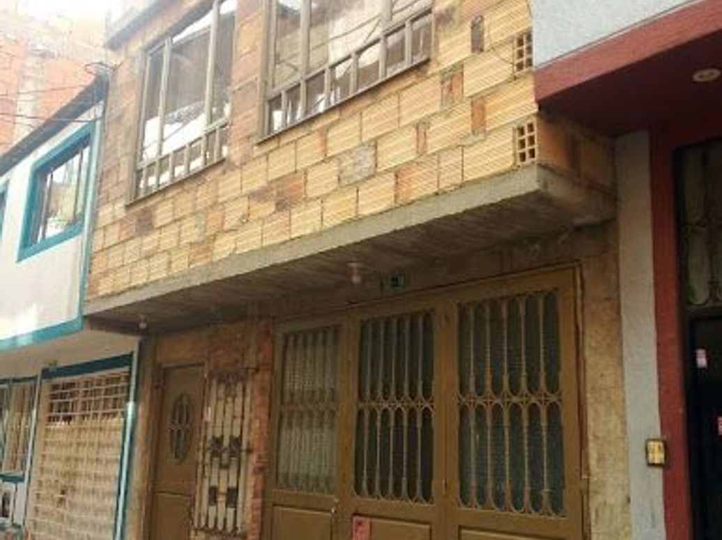Casa de 8 alcobas en venta en Santa Rita, Bogotá, 240 m² · foto 2 de 20