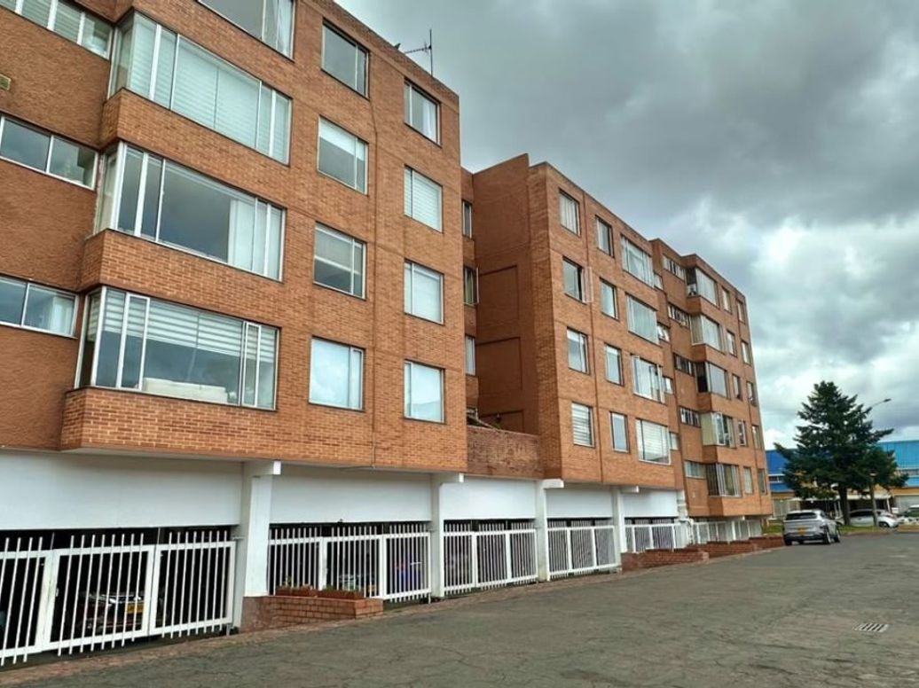 Apartamento de 3 alcobas en venta en Popular Modelo, Bogotá, 107 m² · foto 2 de 20