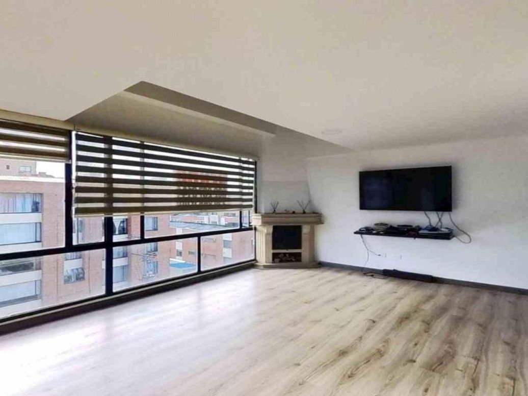 Apartamento de 3 alcobas en venta en Caobos Salazar, Bogotá, 126 m² · foto 3 de 20