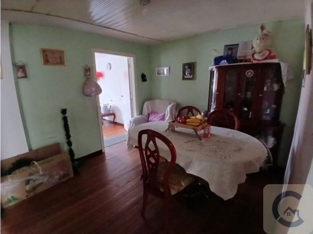 Casa de 7 alcobas en venta en Santa Isabel, Bogotá, 126 m² · foto 3 de 16