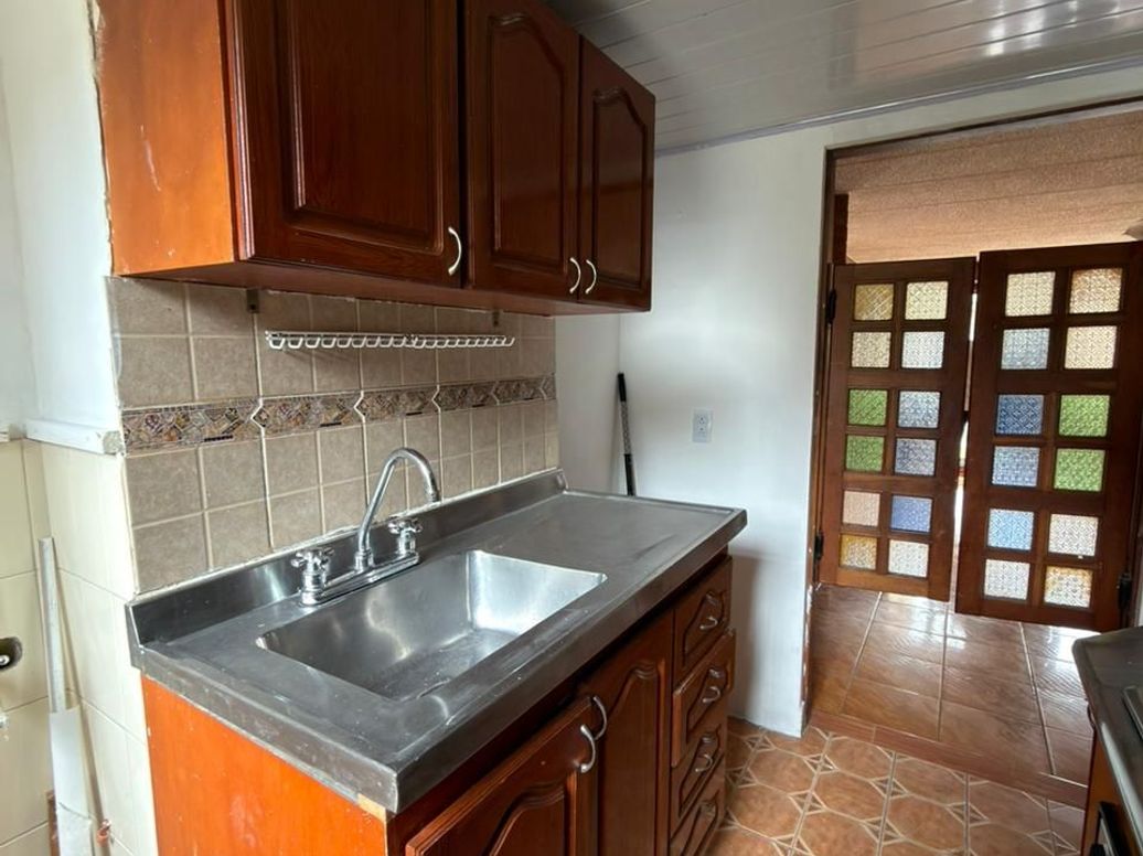 Apartamento de 2 alcobas en venta en Alcaparros De Sauzalito, Bogotá, 49 m² · foto 4 de 13