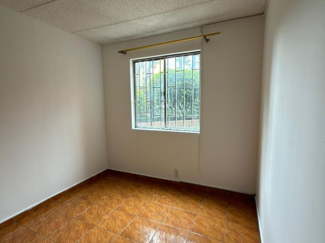 Apartamento de 2 alcobas en venta en Alcaparros De Sauzalito, Bogotá, 49 m² · foto 3 de 13