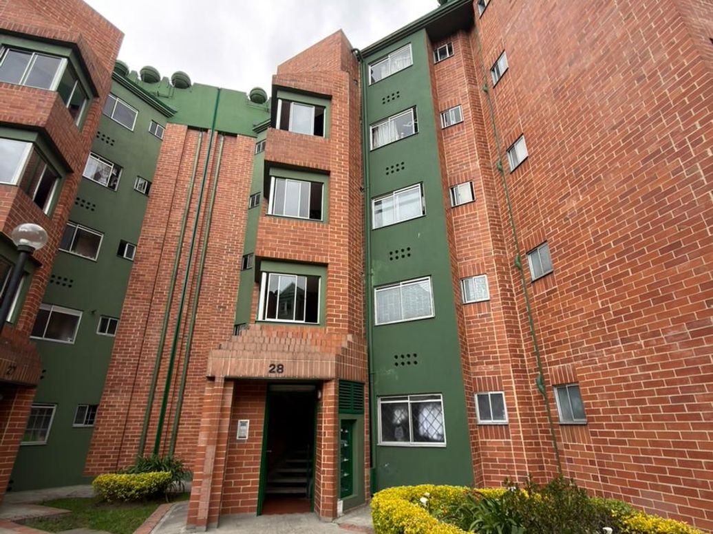 Apartamento de 2 alcobas en venta en Alcaparros De Sauzalito, Bogotá, 49 m² · foto 2 de 13