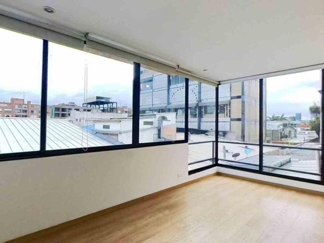 Apartamento de 2 alcobas en venta en Santa Paula, Bogotá, 64 m² · foto 3 de 15