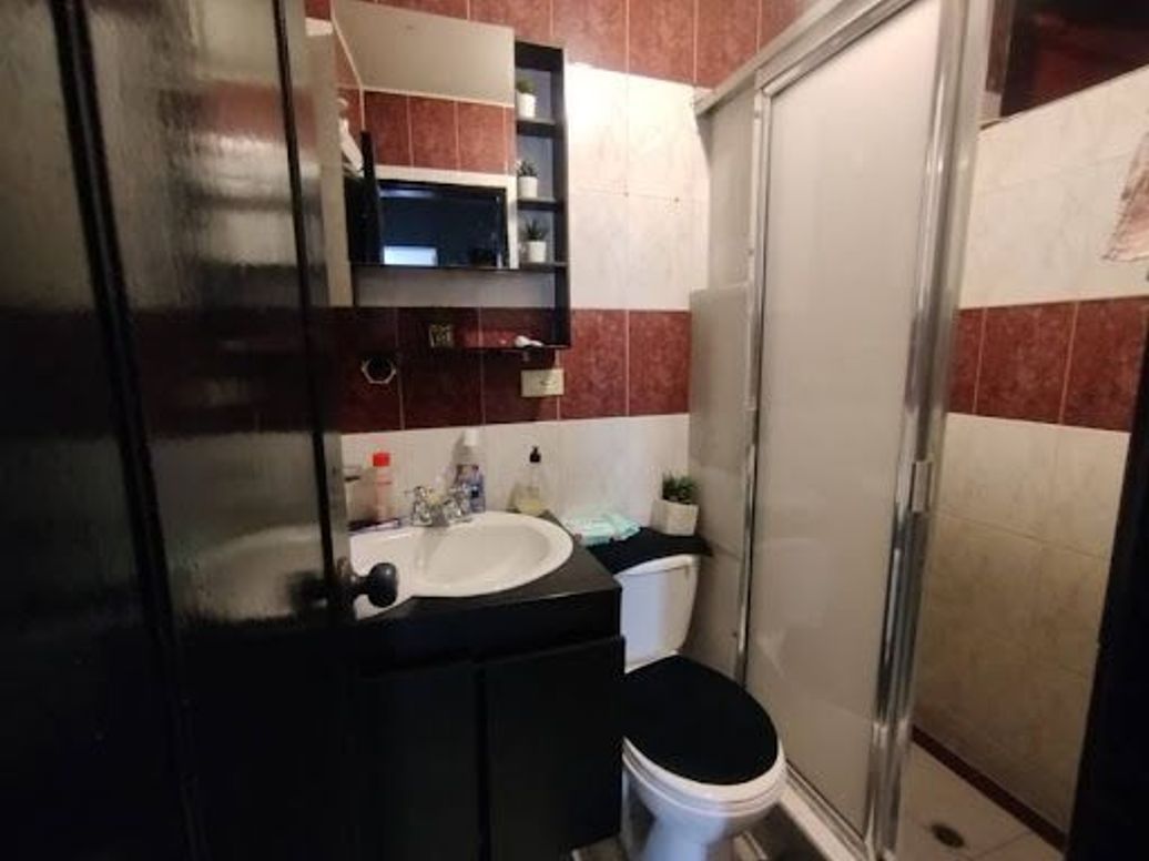 Casa de 6 alcobas en venta en La Aurora, Bogotá, 270 m² · foto 11 de 17