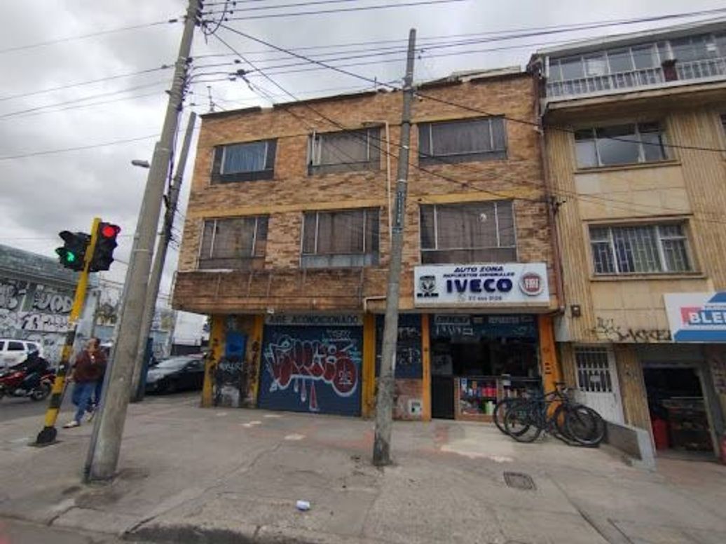 Casa de 6 alcobas en venta en La Aurora, Bogotá, 270 m² · foto 15 de 17