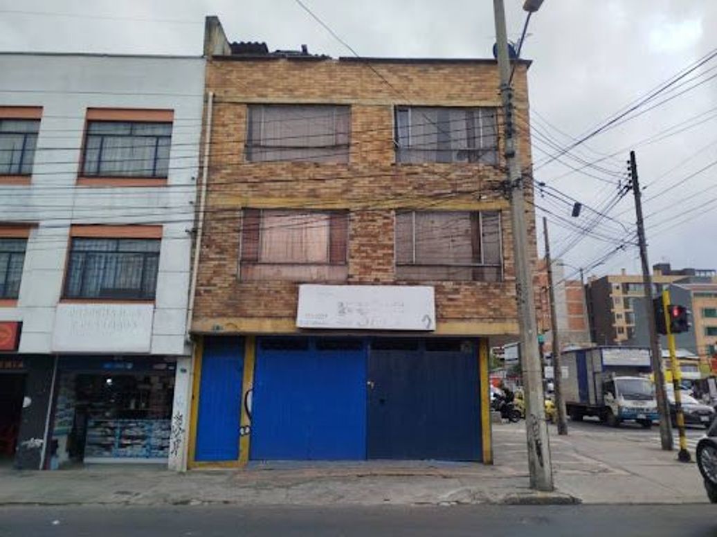 Casa de 6 alcobas en venta en La Aurora, Bogotá, 270 m² · foto 16 de 17