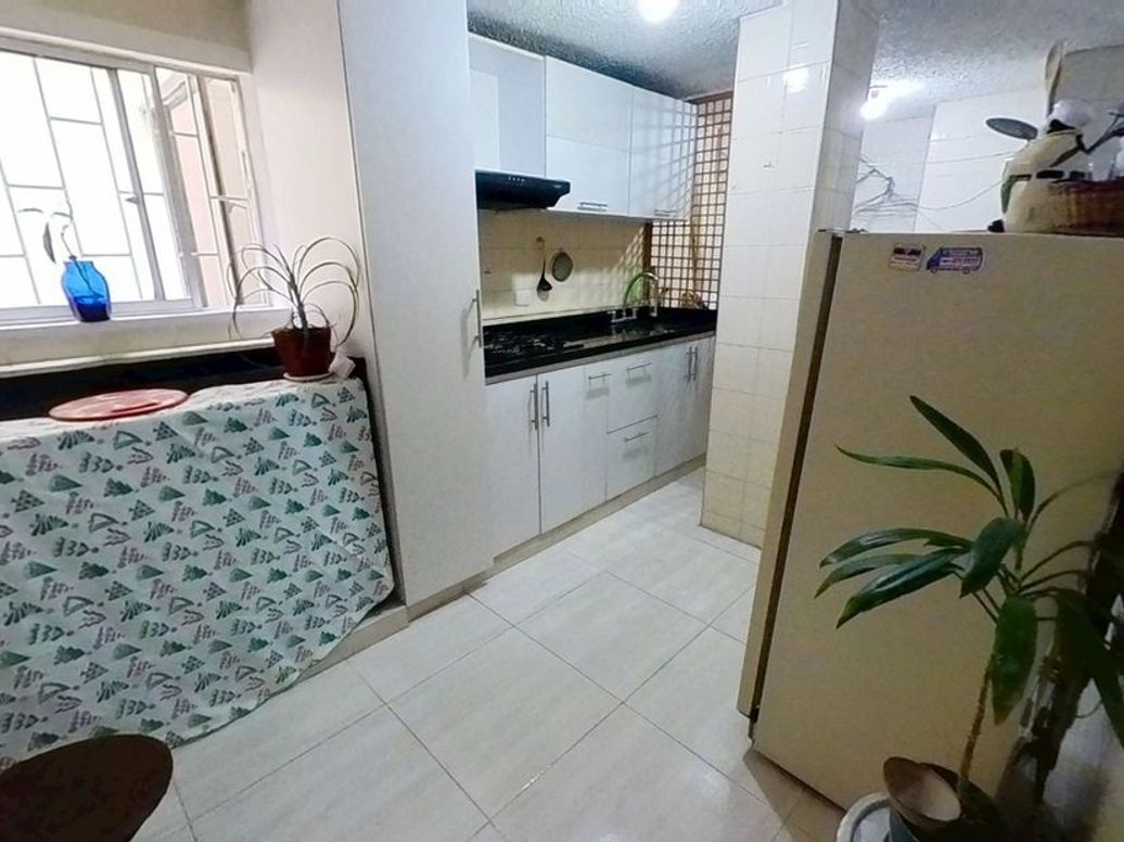 Apartamento de 3 alcobas en venta en El Contador, Bogotá, 77 m² · foto 6 de 7