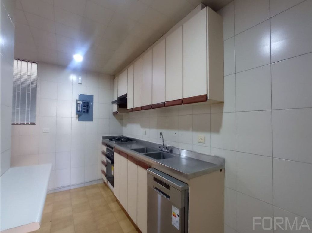 Apartamento de 3 alcobas en venta en San Patricio, Bogotá, 104 m² · foto 9 de 20