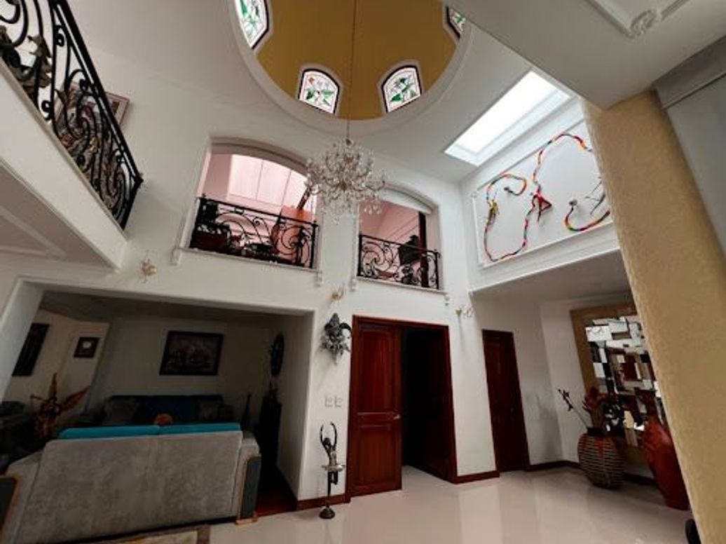 Casa de 4 alcobas en venta en Santa Barbara Alta, Bogotá, 370 m² · foto 4 de 20