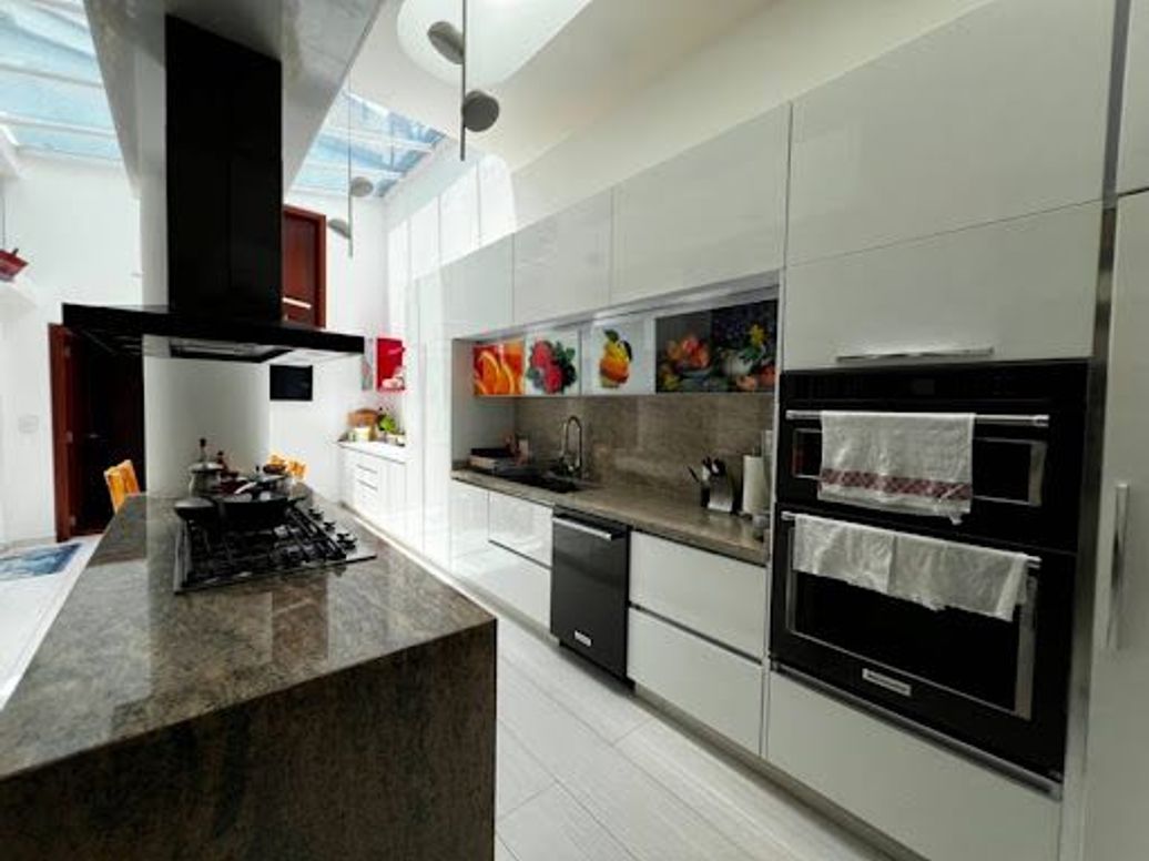 Casa de 4 alcobas en venta en Santa Barbara Alta, Bogotá, 370 m² · foto 11 de 20