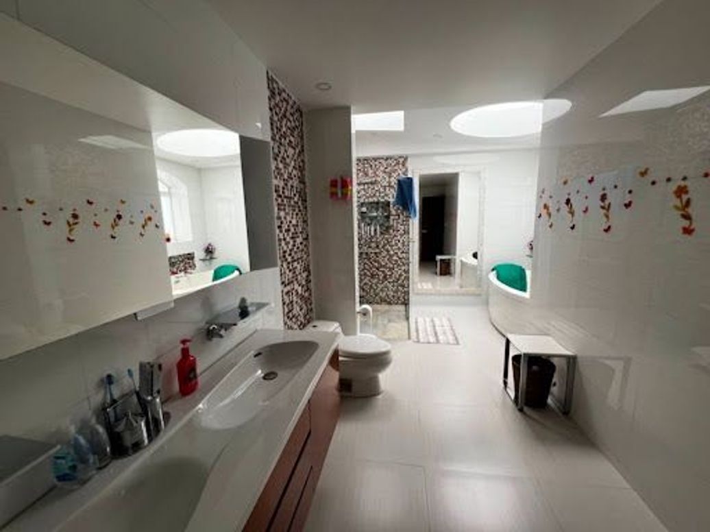 Casa de 4 alcobas en venta en Santa Barbara Alta, Bogotá, 370 m² · foto 19 de 20