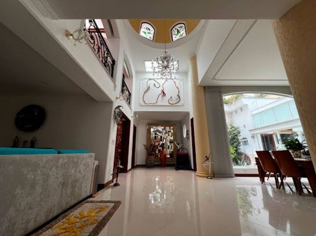 Casa de 4 alcobas en venta en Santa Barbara Alta, Bogotá, 370 m² · foto 3 de 20