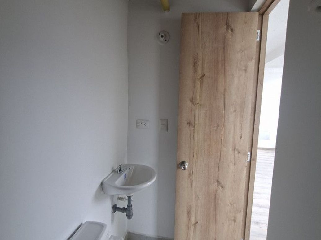 Apartamento de 1 alcoba en venta en La Esperanza Norte, Bogotá, 38 m² · foto 5 de 6