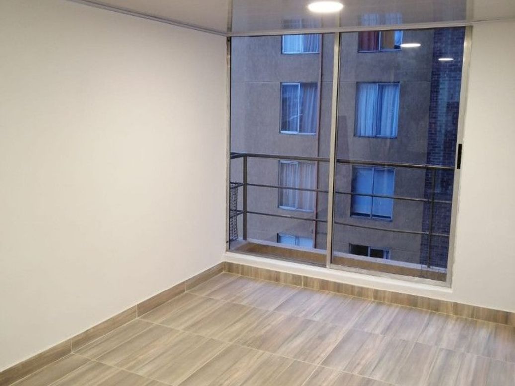 Apartamento de 3 alcobas en venta en El Condado De La Paz, Bogotá, 53 m² · foto 8 de 14