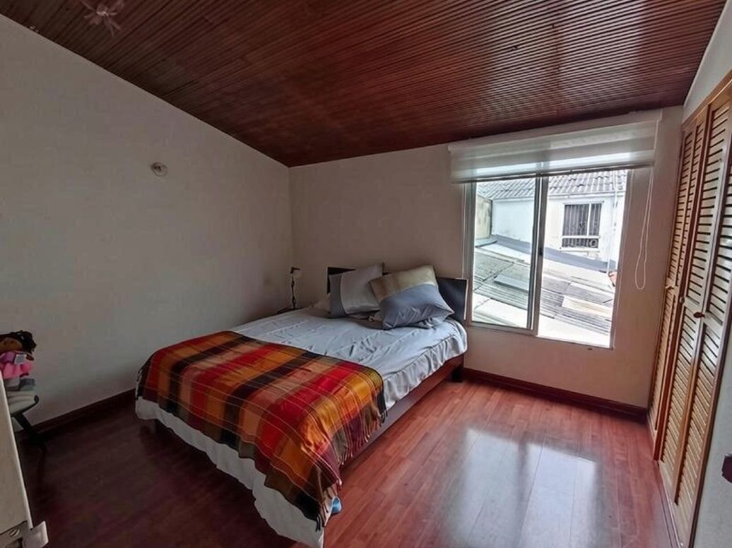 Casa de 4 alcobas en venta en San Fernando, Bogotá, 250 m² · foto 4 de 18