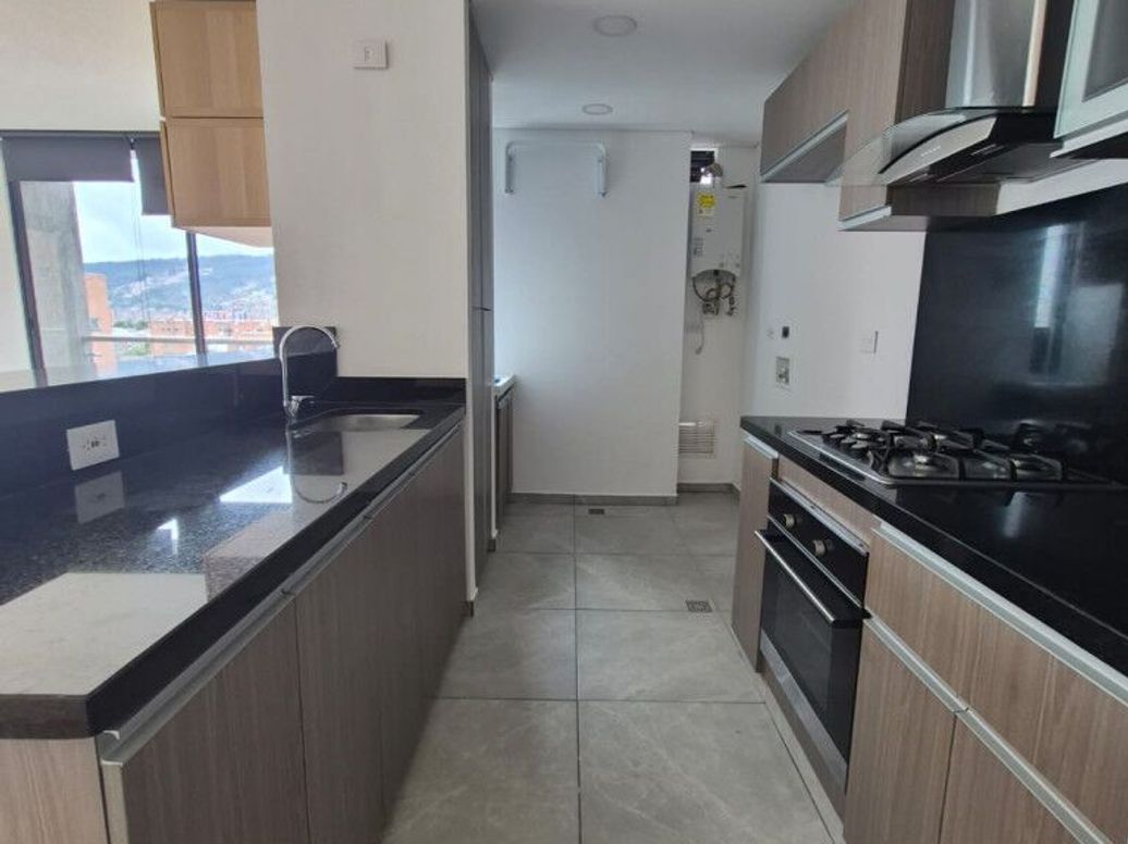 Apartamento de 3 alcobas en venta en Los Cedritos, Bogotá, 86 m² · foto 6 de 20