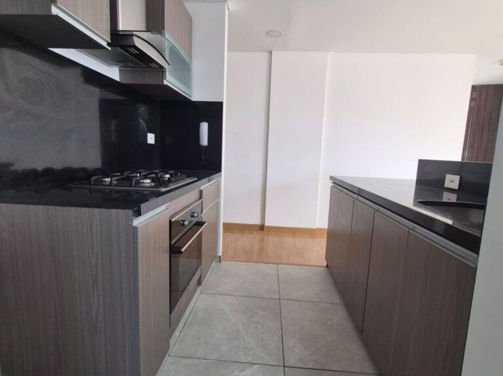 Apartamento de 3 alcobas en venta en Los Cedritos, Bogotá, 86 m² · foto 7 de 20
