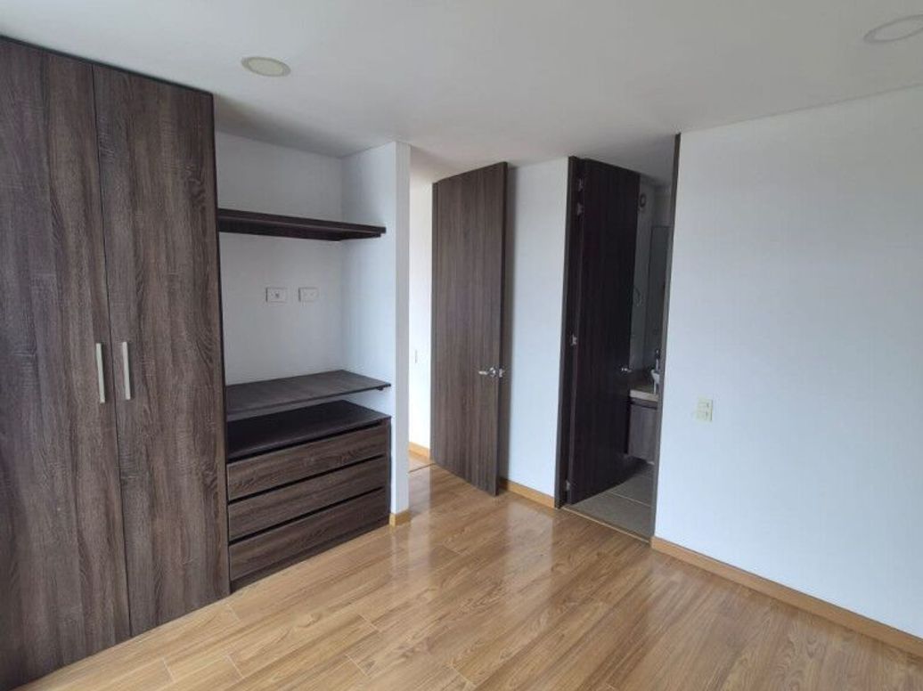Apartamento de 3 alcobas en venta en Los Cedritos, Bogotá, 86 m² · foto 19 de 20