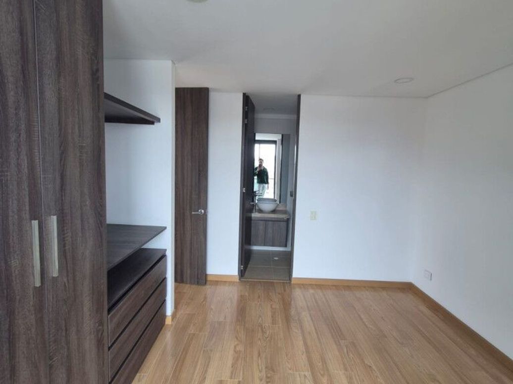 Apartamento de 3 alcobas en venta en Los Cedritos, Bogotá, 86 m² · foto 18 de 20
