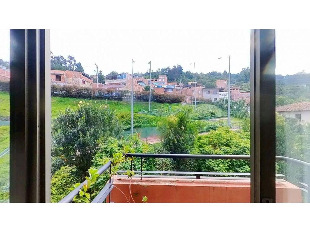 Apartamento de 3 alcobas en venta en Usaquén, Bogotá, 84 m² · foto 4 de 10