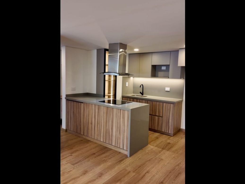 Apartaestudio en venta en Chicó Norte, Bogotá, 46 m² · foto 2 de 10