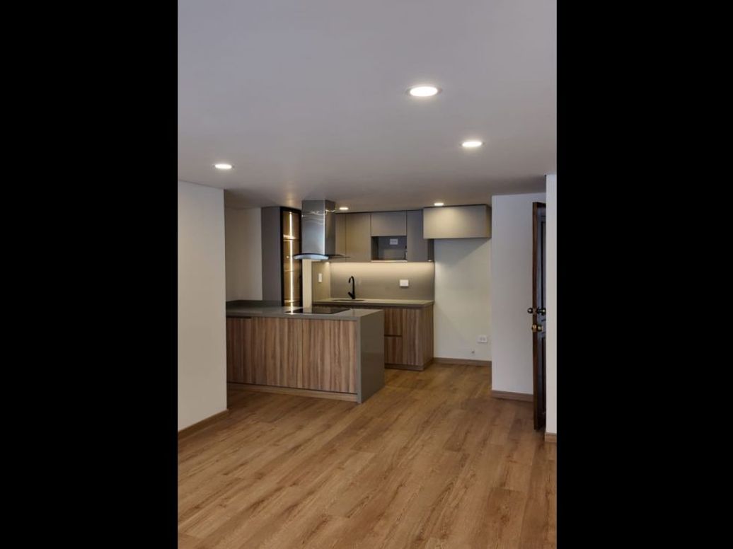Apartaestudio en venta en Chicó Norte, Bogotá, 46 m² · foto 3 de 10