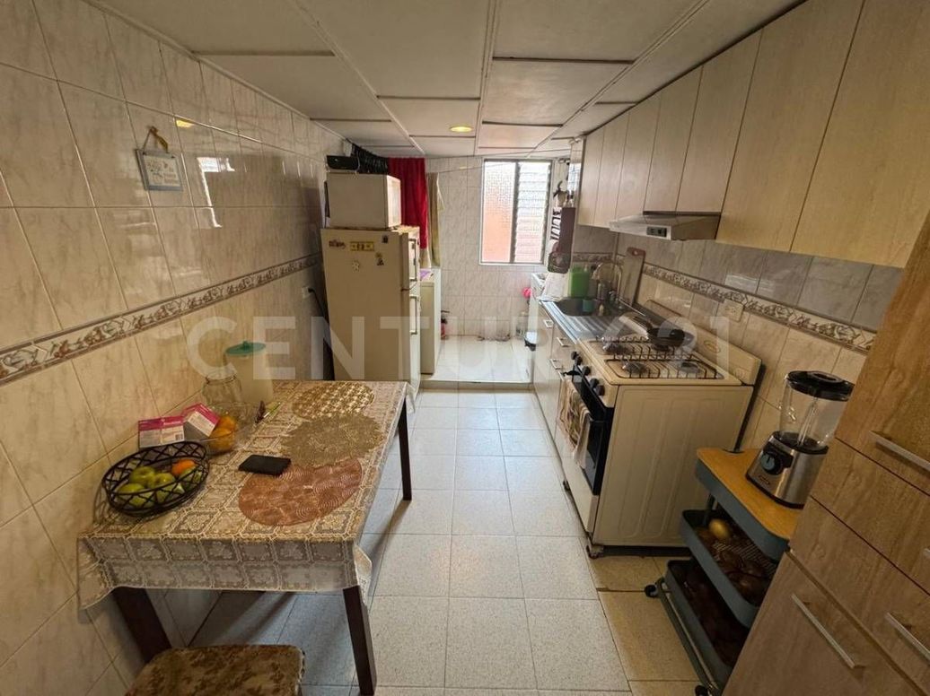 Apartamento de 3 alcobas en venta en Lago Timiza Etapa 1, Bogotá, 89 m² · foto 7 de 15