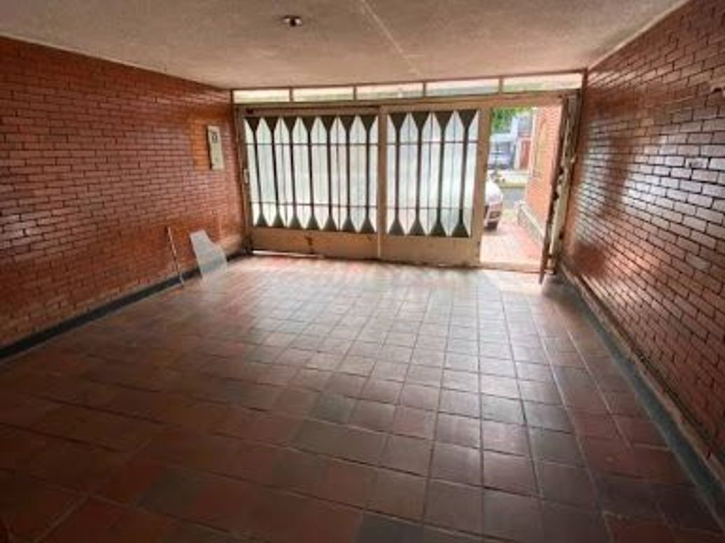 Casa de 3 alcobas en venta en El Salitre, Bogotá, 164 m² · foto 2 de 15