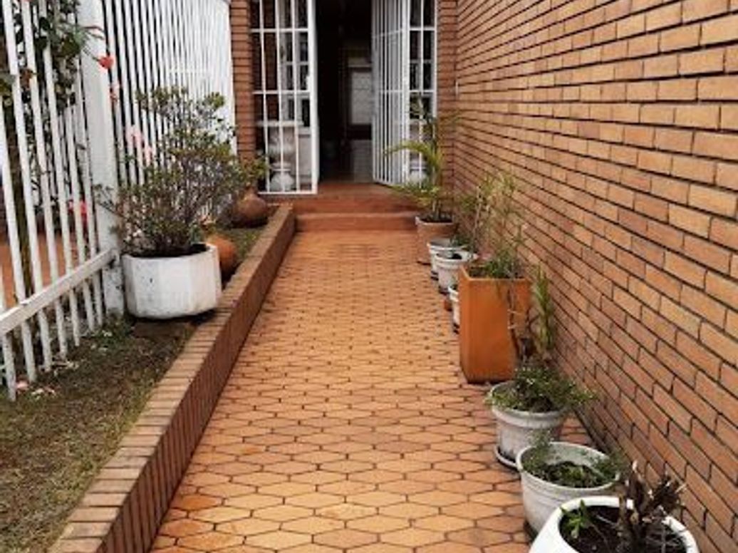 Casa de 4 alcobas en venta en El Contador, Bogotá, 229 m² · foto 2 de 20
