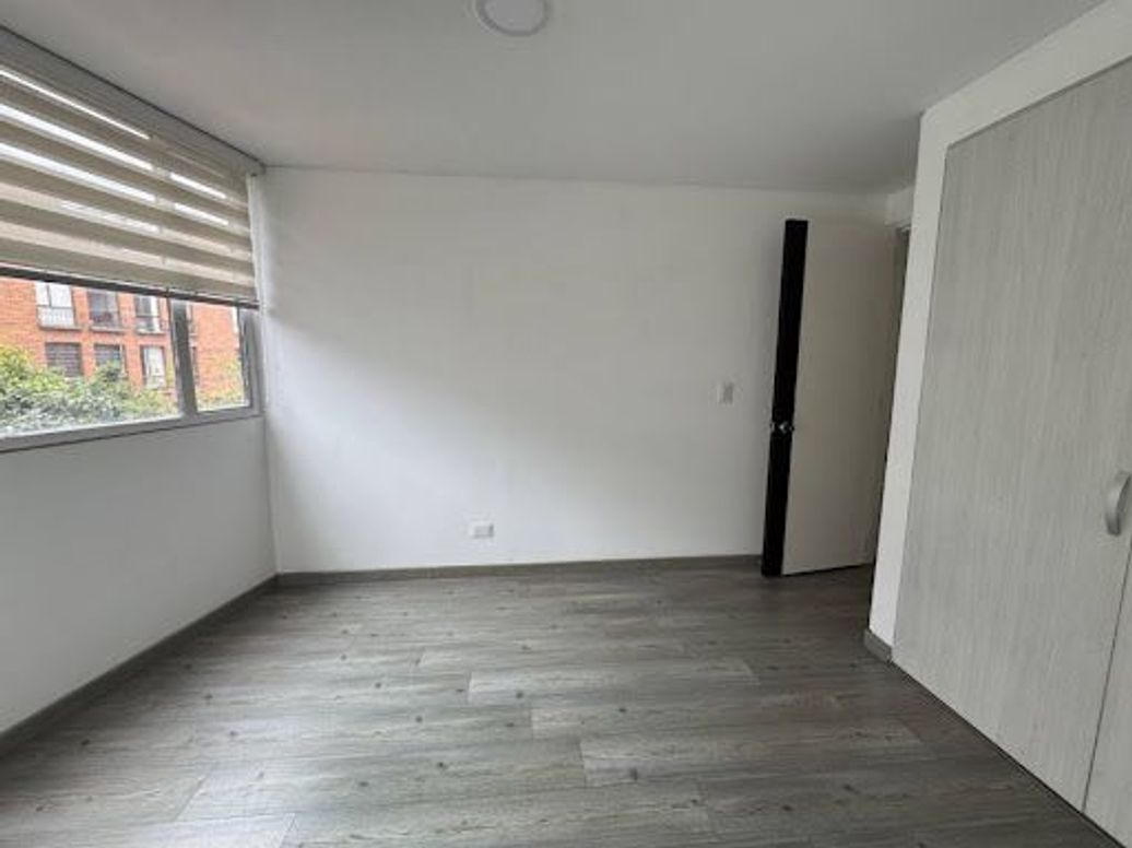 Apartamento de 2 alcobas en venta en Santa Barbara Central, Bogotá, 92 m² · foto 8 de 20