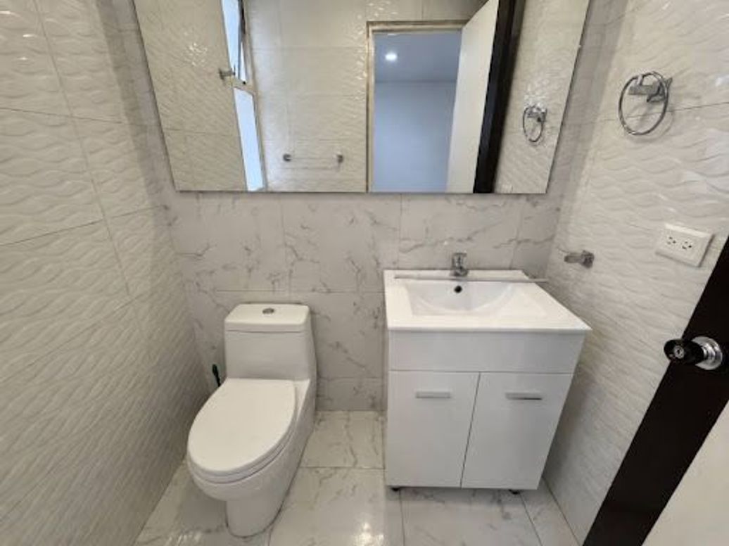 Apartamento de 2 alcobas en venta en Santa Barbara Central, Bogotá, 92 m² · foto 18 de 20