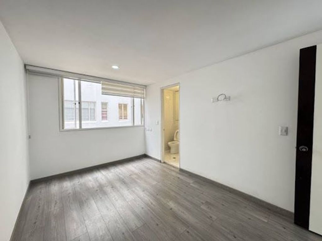 Apartamento de 2 alcobas en venta en Santa Barbara Central, Bogotá, 92 m² · foto 13 de 20