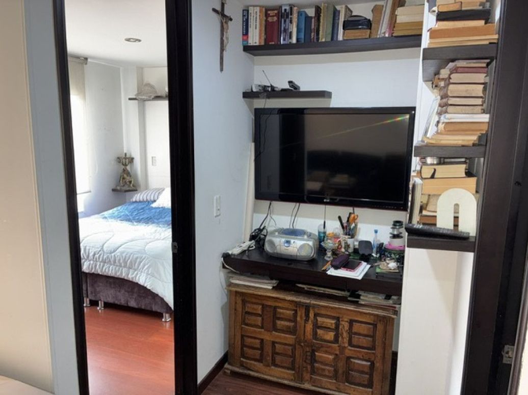 Apartamento de 1 alcoba en venta en El Batan, Bogotá, 45 m² · foto 7 de 10