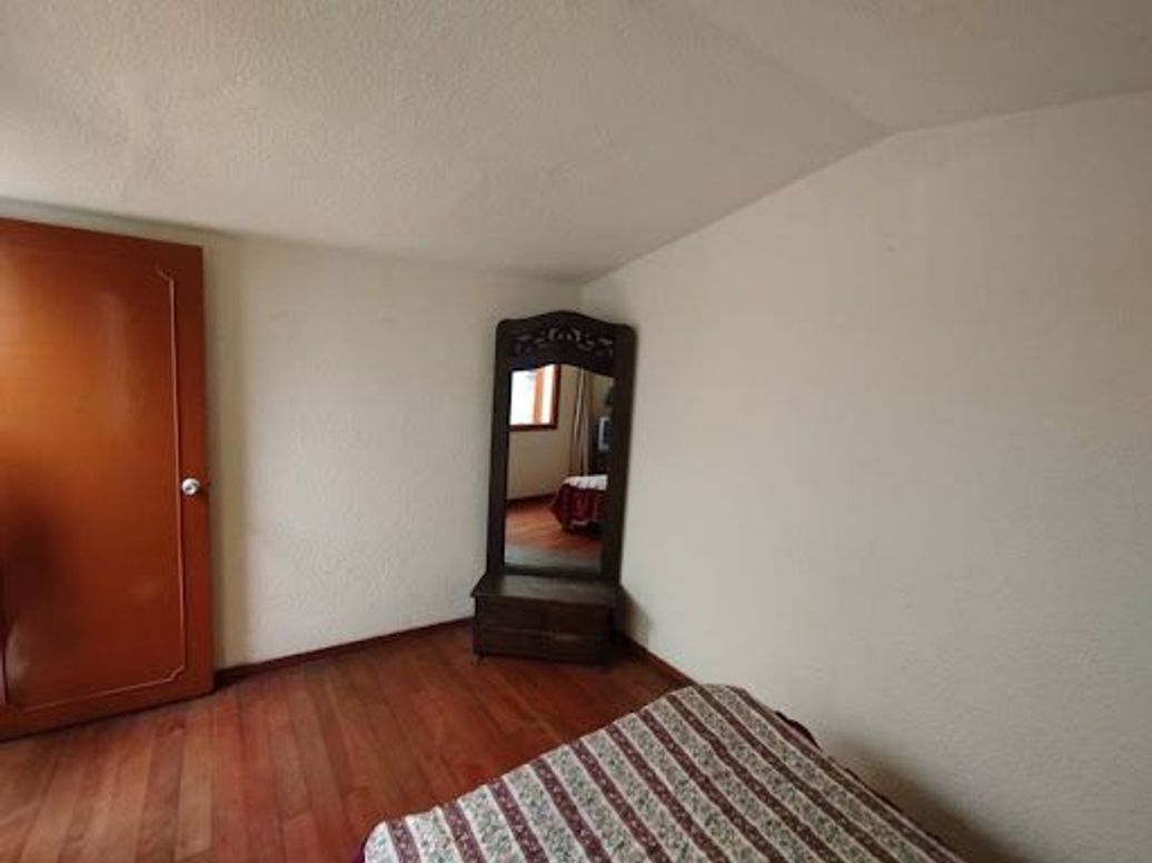 Casa de 8 alcobas en venta en La Granja, Bogotá, 275 m² · foto 20 de 20