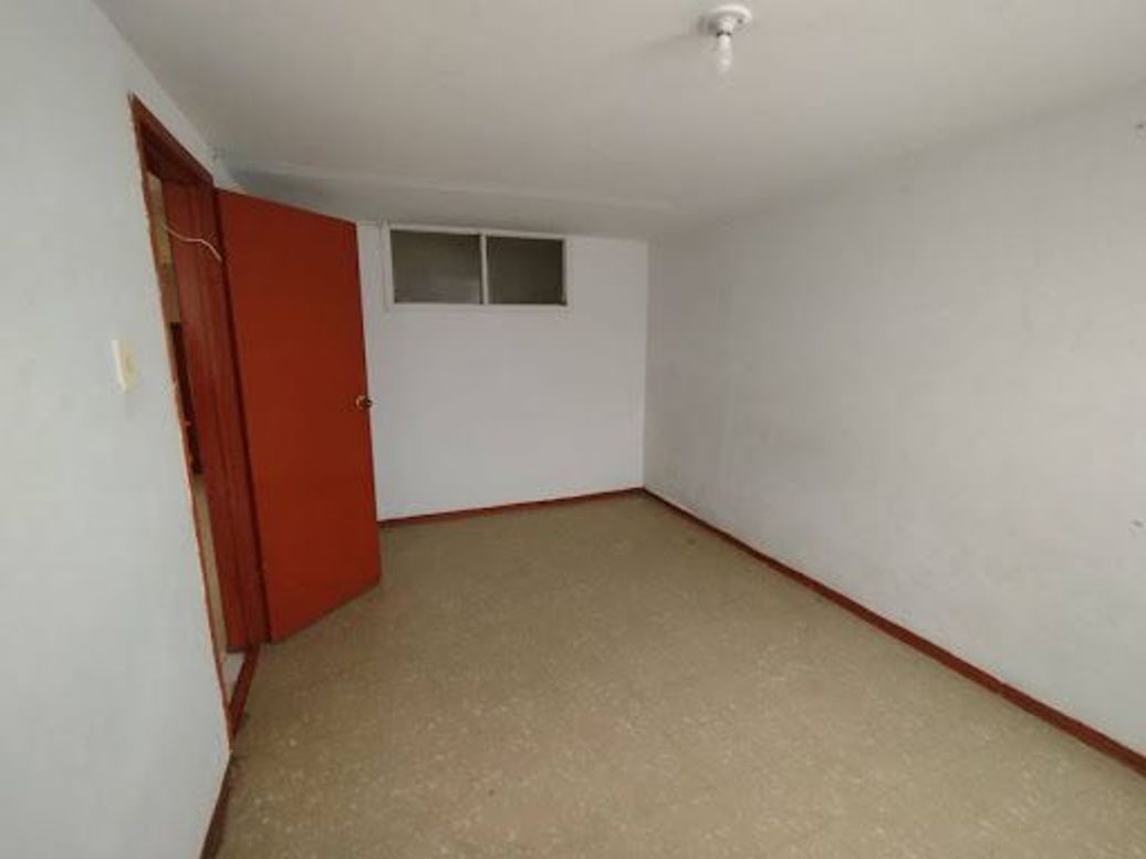 Casa de 8 alcobas en venta en La Granja, Bogotá, 275 m² · foto 16 de 20